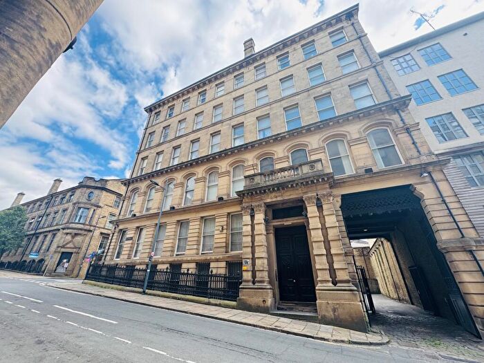 1 Bedroom Flat To Rent In East Parade, Bradford, BD1