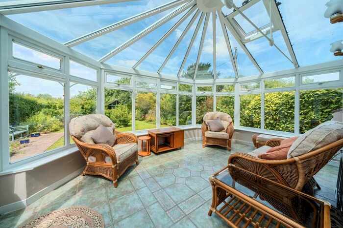 3 Bedroom Detached House For Sale In Chipmans Platt, Stonehouse, GL10