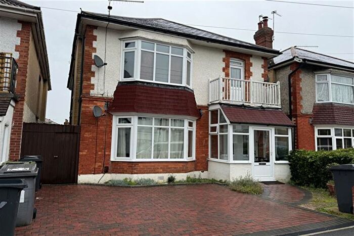 2 Bedroom Flat To Rent In Leamington Road, Winton, Bournemouth, BH9