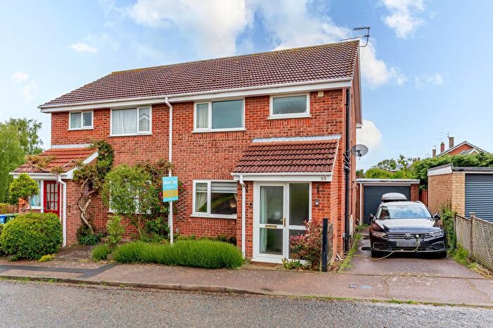 3 Bedroom Semi-Detached House For Sale In Mountbatten Road, Bungay, NR35
