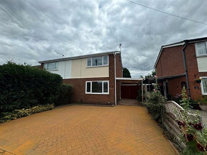 3 Bedroom Semi-Detached House To Rent In St. Margarets Avenue, Rushden, NN10