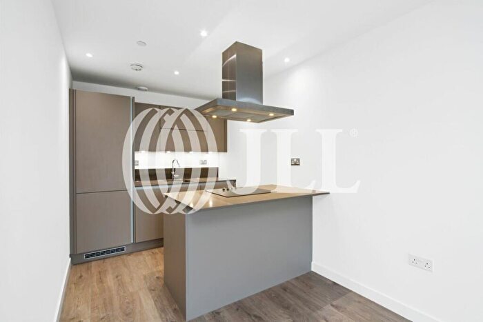 1 Bedroom Penthouse To Rent In Great Eastern Road London, E15