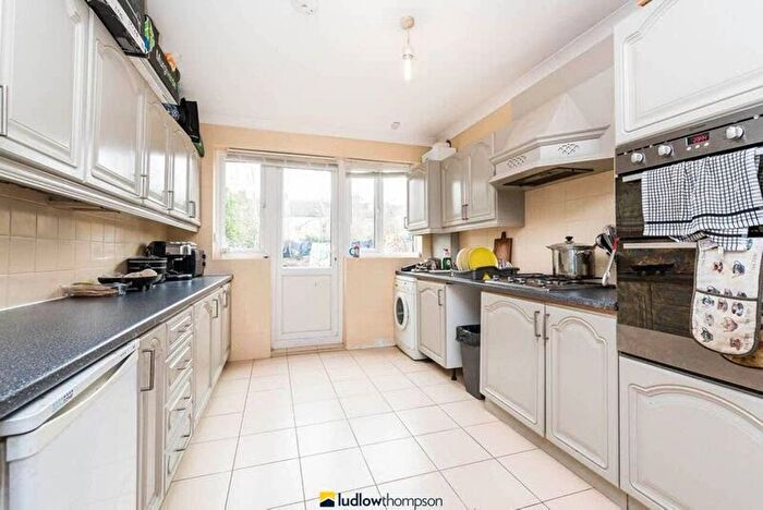 4 Bedroom Property To Rent In East Road, Stratford, London, E15