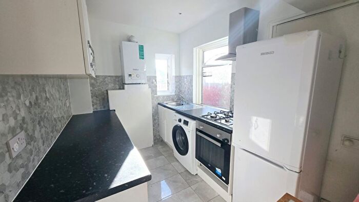 5 Bedroom Property To Rent In Beechmount Avenue, London, W7