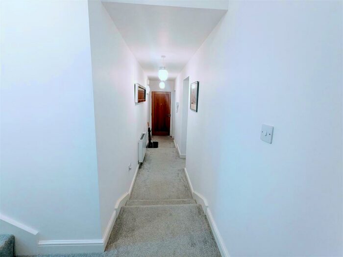 2 Bedroom Apartment To Rent In Station Road, Deganwy, Conwy, LL31