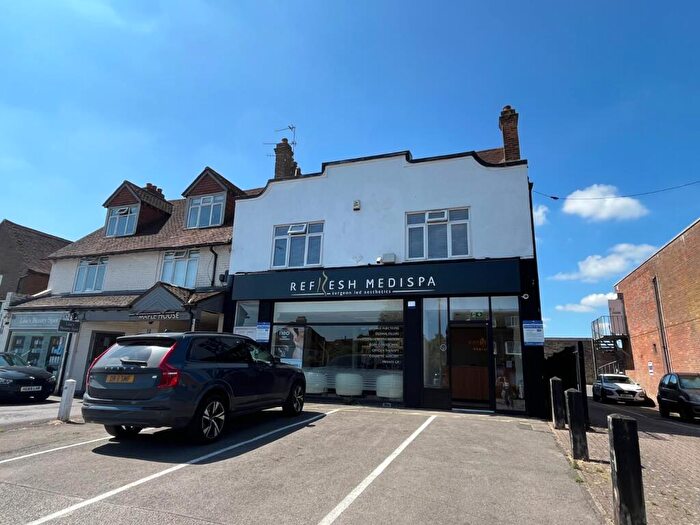 2 Bedroom Apartment To Rent In Woodside Road, Amersham, Buckinghamshire, HP6