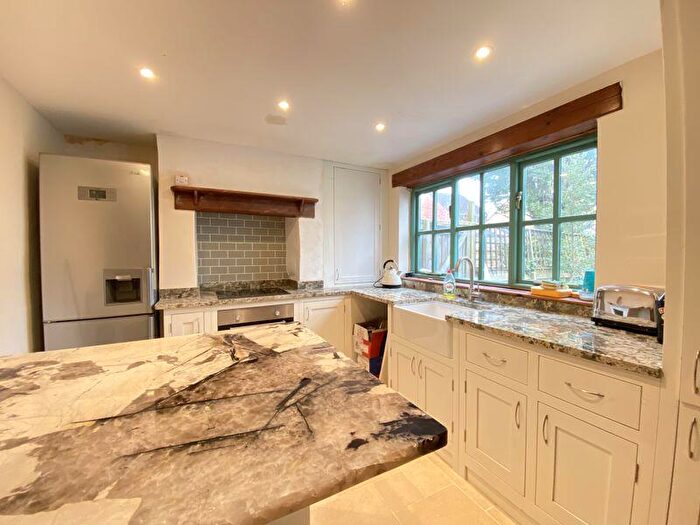 3 Bedroom Cottage For Sale In London Road, Calne, SN11