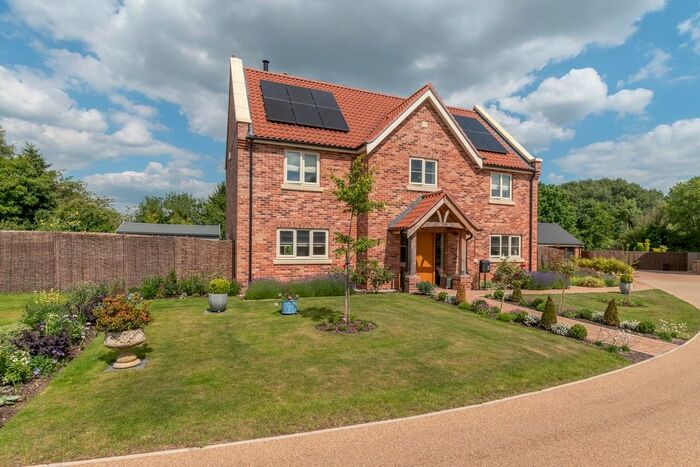 4 Bedroom Detached House For Sale In Panhard Drive, Gressenhall, NR20