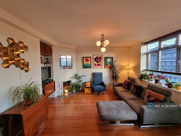 2 Bedroom Flat To Rent In Egbert House, London, E9