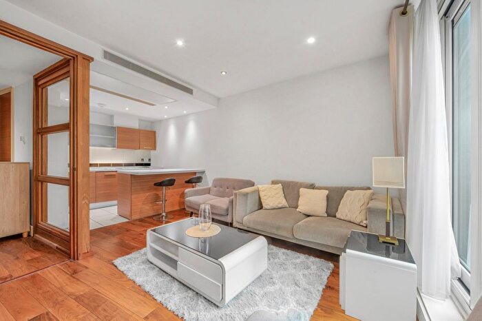 1 Bedroom Flat To Rent In Balmoral Apartments, Praed Street, W2