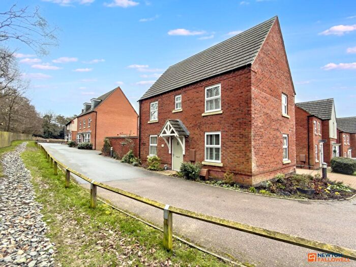 3 Bedroom Detached House For Sale In Primrose Drive, Coalville, LE67