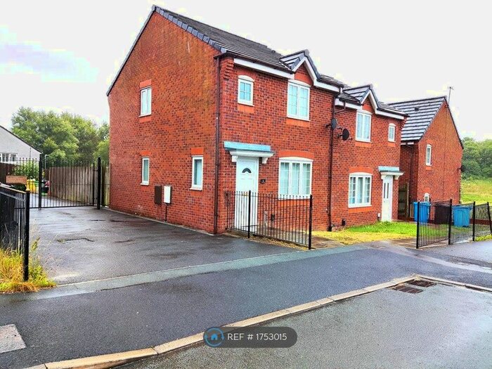3 Bedroom Semi-Detached House To Rent In Springvale Close, Kirkby, Liverpool, L32