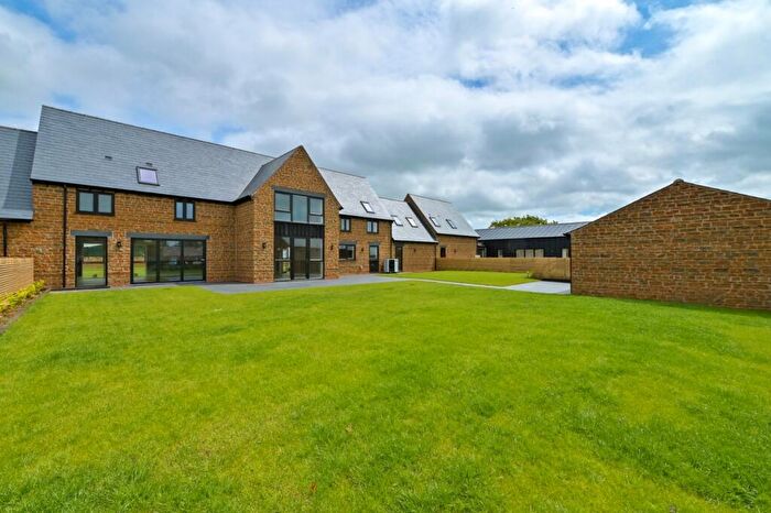 5 Bedroom House To Rent In Alkerton, OX15