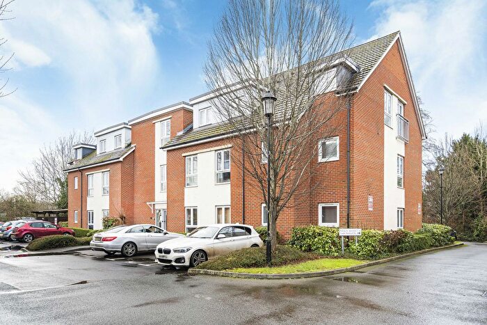 2 Bedroom Flat For Sale In Egrove Close, Oxford, OX1