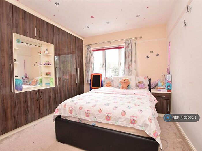 4 Bedroom Semi-Detached House To Rent In Belfairs Drive, Romford, RM6