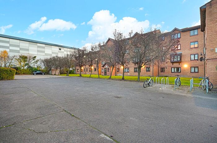 1 Bedroom Flat To Rent In Inwen Court, Grinstead Road, SE8