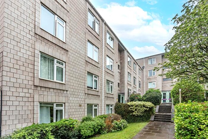 1 Bedroom Flat To Rent In Montague Court - Kingsdown, BS2