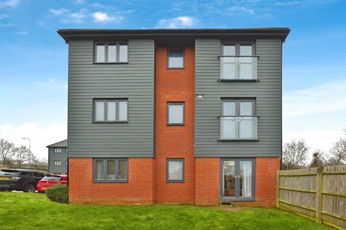 2 Bedroom Apartment For Sale In Suffolk Punch Close, Heelands, Milton Keynes, MK13