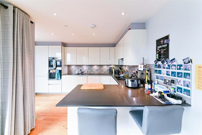 3 Bedroom Duplex For Sale In Maud Street, London, E16