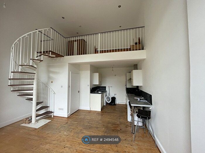 1 Bedroom Flat To Rent In Greenhill Court, London, SE18