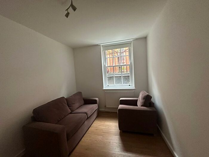1 Bedroom Flat To Rent In Midhope Street, London, WC1H