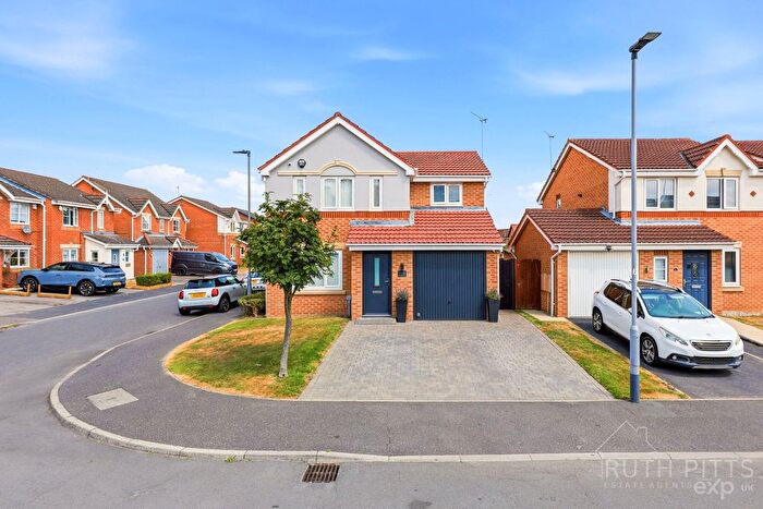 3 Bedroom Detached House For Sale In Hebble Way, South Elmsall, WF9