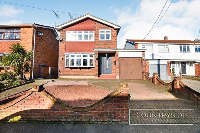 4 Bedroom Detached House For Sale In Oakfield Road, Benfleet, SS7