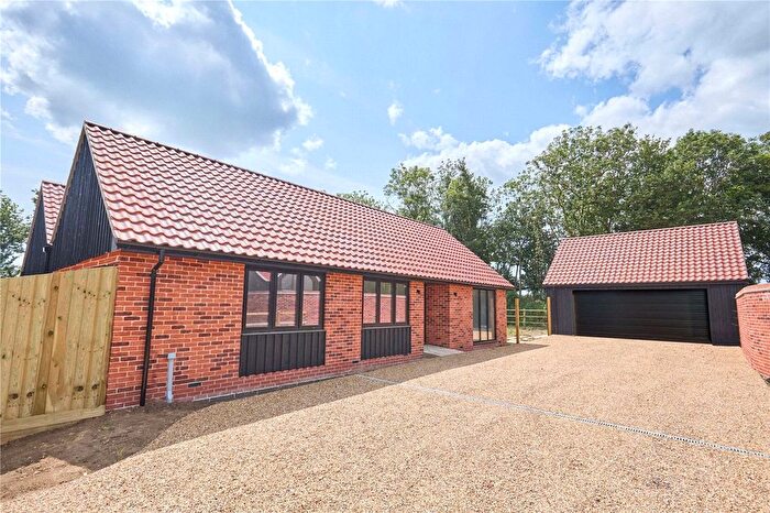 3 Bedroom Bungalow For Sale In The Pastures, Wramplingham Road, Wymondham, NR18