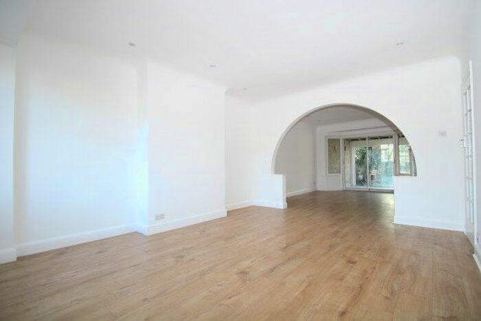 3 Bedroom Semi-Detached House To Rent In Orchard Avenue, Croydon, CR0