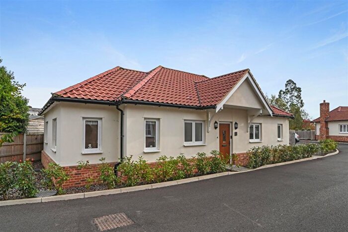 3 Bedroom Detached Bungalow For Sale In Kirby-Le-Soken, Frinton-On-Sea, CO13