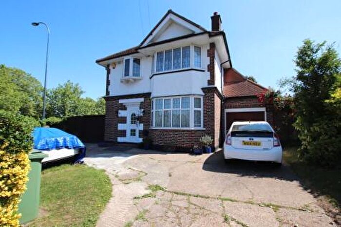 3 Bedroom Detached House For Sale In London, SE12