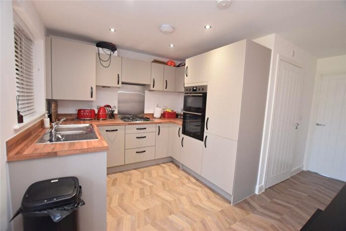 3 Bedroom Semi-Detached House To Rent In London, CR0