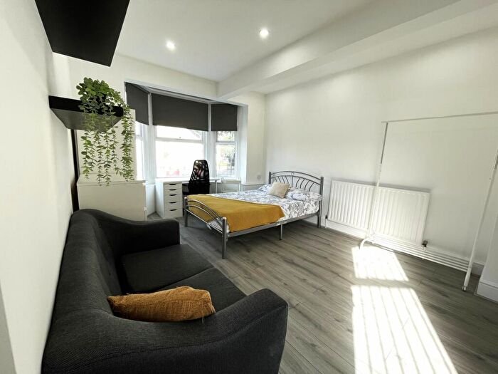 Studio To Rent In Flat Ecclesall Road, Sheffield, S11