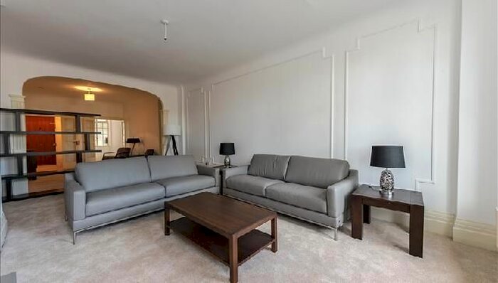 5 Bedroom Flat To Rent In Park Road, St Johns Wood, London, NW8