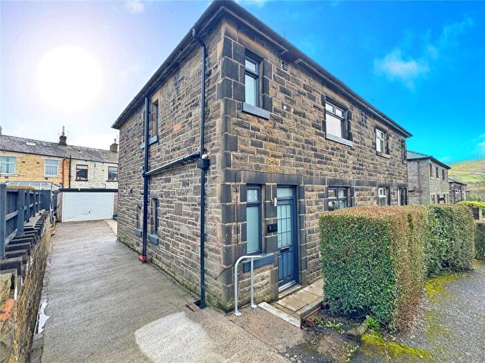 3 Bedroom Semi Detached House For Sale In Heathfield Avenue, Stacksteads, Rossendale, OL13