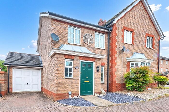 2 Bedroom Semi-Detached House For Sale In Ivel Bury, Biggleswade, SG18