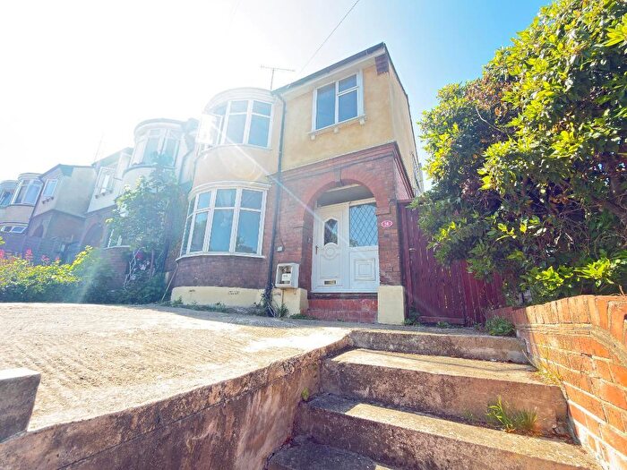 3 Bedroom Semi-Detached House For Sale In Farley Hill, Farley Hill, Luton, Bedfordshire, LU1