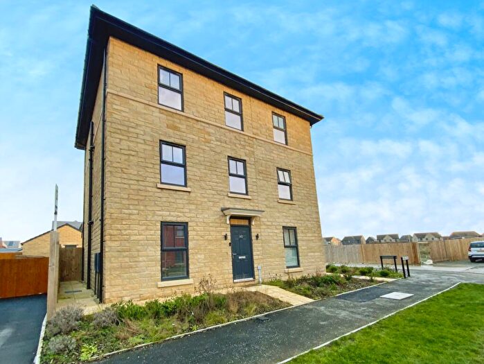 4 Bedroom Semi Detached House For Sale In Fable Lane, Hull, HU7