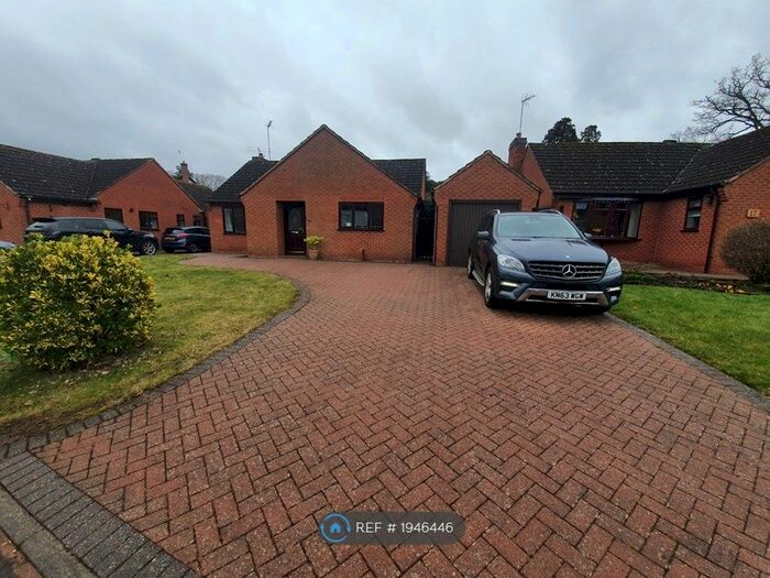 4 Bedroom Bungalow To Rent In Bennett Drive, Warwick, CV34