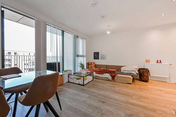 2 Bedroom Flat For Sale In Lakeside Drive, Park Royal, London, NW10