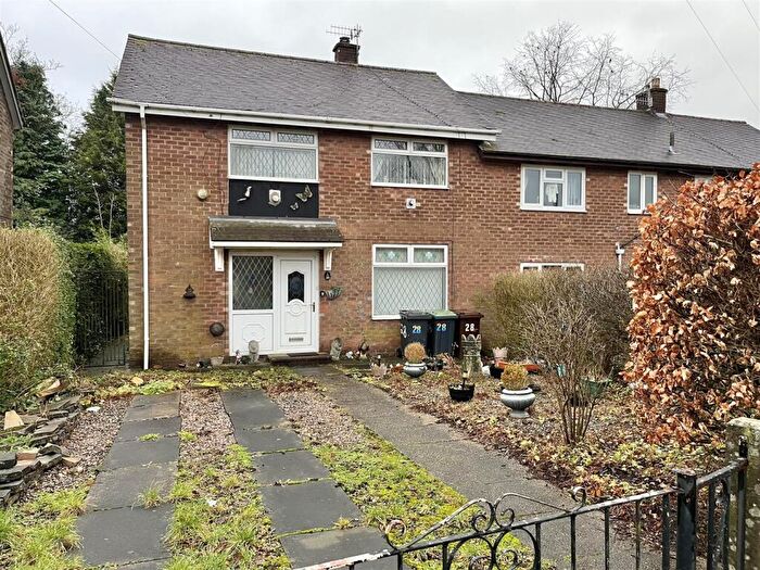 3 Bedroom End Of Terrace House For Sale In Etherow Way, Hadfield, Glossop, SK13