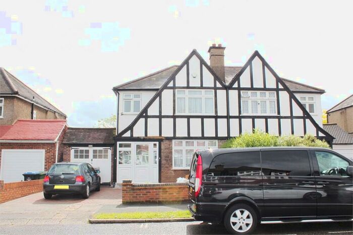 4 Bedroom Detached House To Rent In Windermere Avenue, Wembley, HA9