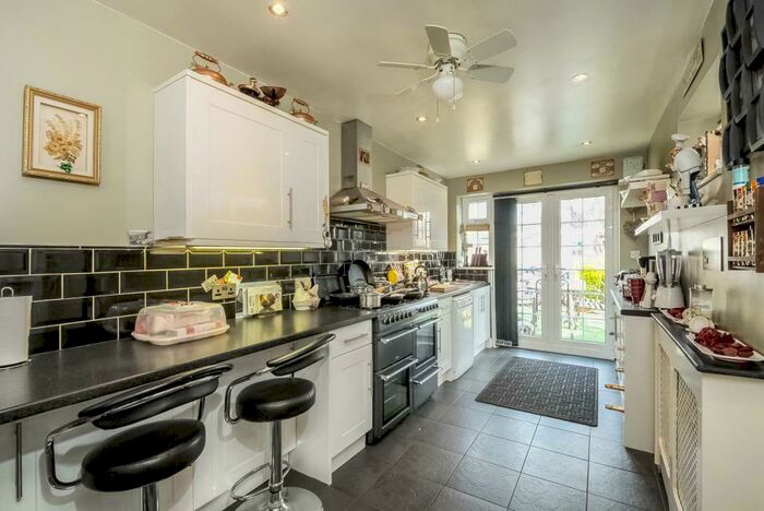 2 Bedroom Semi-Detached House To Rent In Landrake Crescent, Reading, RG2