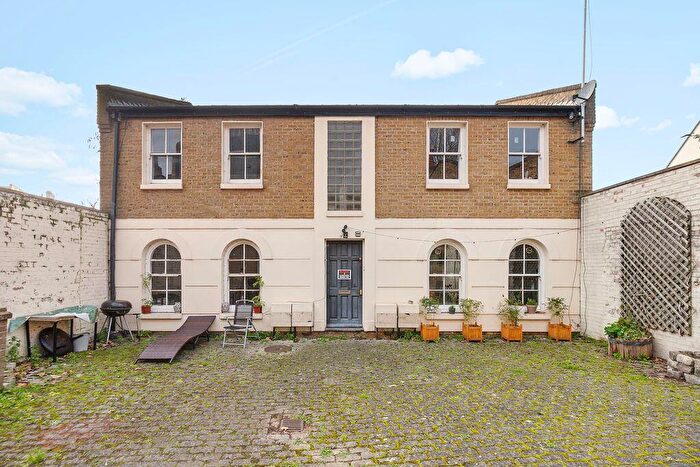 4 Bedroom Block Of Apartments For Sale In White Horse Lane, Stepney Green, E1