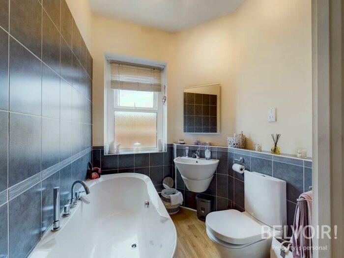 1 Bedroom Flat To Rent In St Christophers Avenue, Newcastle-under-Lyme, ST4