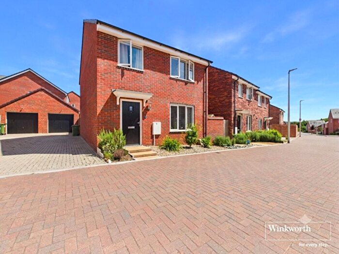 4 Bedroom Detached House For Sale In Bullrush Close, Shaw, Newbury, Berkshire, RG14