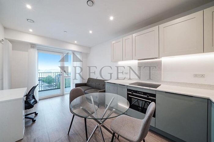 Apartment To Rent In Galleria House, Western Gateway, E16