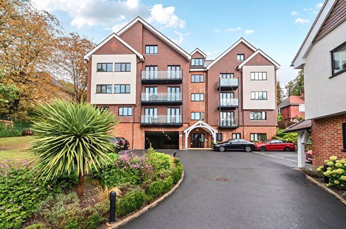 2 Bedroom Flat For Sale In Plough Lane, West Purley, CR8