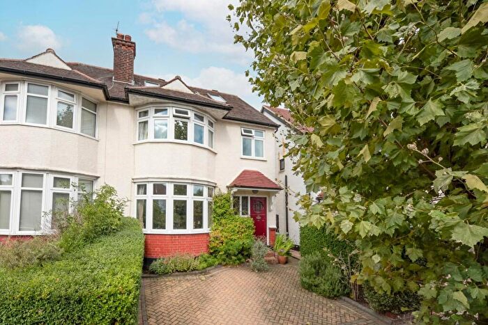 5 Bedroom Semi Detached House For Sale In Dollis Hill Avenue, Gladstone Park, London, NW2