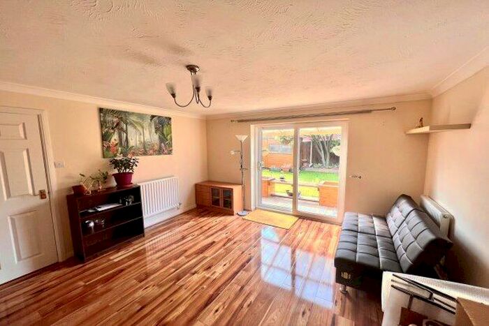 2 Bedroom Property To Rent In Pinkers Mead, Bristol, BS16